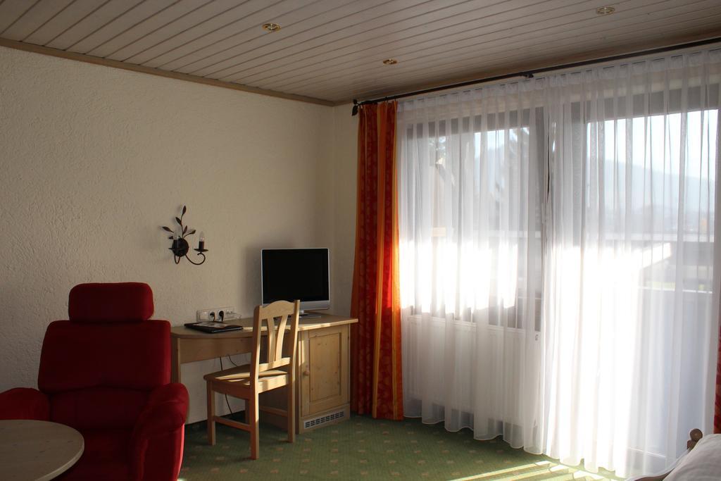 Hubertushof Hotel Garni โอเบอร์สเทาเฟิน ภายนอก รูปภาพ
