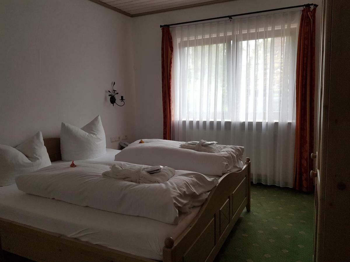 Hubertushof Hotel Garni โอเบอร์สเทาเฟิน ภายนอก รูปภาพ